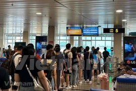 Aeropuerto vietnamita por garantizar calidad de servicios durante asueto por Día Nacional