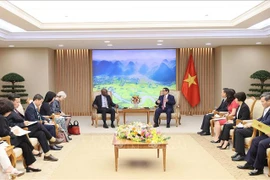 Premier vietnamita recibe al director general de OIT