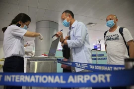 Vietnam refuerza vigilancia de nuevas variantes de COVID-19