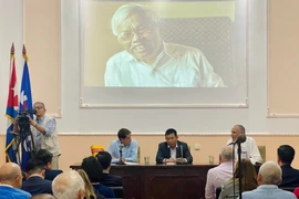 Otorga Cuba prestigiosa distinción a periodista vietnamita