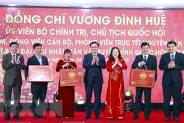 Dirigente legislativo vietnamita envía saludos del Tet a dos medios de comunicación