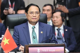 Premier vietnamita asiste a Cumbres de la ASEAN y socios