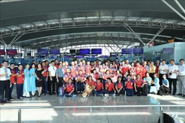 Parten atletas vietnamitas hacia Camboya para ASEAN Para Games 12