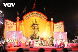 Celebran ciudad vietnamita festival tradicional de la General Le Chan