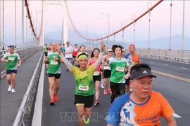 Atletas vietnamitas brillan en Maratón Internacional Da Nang Manulife 