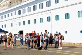 Vietnam alcanza objetivo de recibir 12,5 millones de turistas internacionales