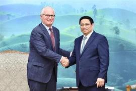 Premier vietnamita invita inversiones estadounidenses en industria de semiconductores 