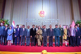 Embajadas de Vietnam en Camboya y Tailandia celebran el Día Nacional