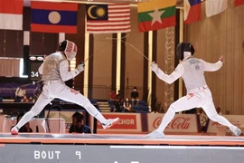 SEA Games 32: Vietnam consolida liderazgo con oros en lucha, esgrima y halterofilia