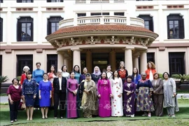 Vicepresidenta de Vietnam se reúne con embajadoras y representantes de organismos internacionales