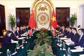 Canciller vietnamita sostiene conversaciones con su homólogo chino
