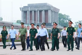 Premier inspecciona mantenimiento de Mausoleo del Presidente Ho Chi Minh