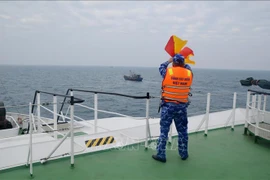 Concluye con éxito patrulla conjunta entre guardacostas de Vietnam y China 