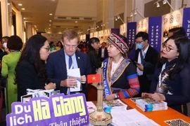 Concluye en Hanoi XII Conferencia de cooperación descentralizada franco-vietnamita