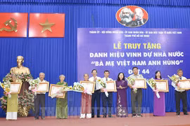 Efectúan acto de entrega de título póstumo “Madres Heroínas” en Vietnam