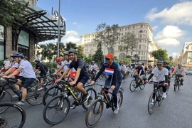 Viaje en bicicleta por el 50 aniversario de nexos Vietnam-Países Bajos