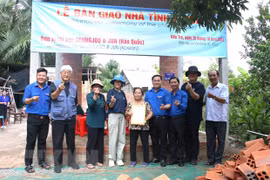 Jóvenes surcoreanos participan en actividades de apoyo a pobres en Vietnam 