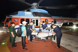 Rescatan a pescador afectado por síndrome de descompresión en Truong Sa (Spratly)
