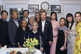 Resaltan aportes de vietnamitas en EE.UU. al avance del país de origen