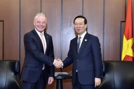 Presidente vietnamita se reúne con líderes de Boeing y Apple