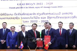 Estrechan lazos multifacéticos entre localidades de Vietnam y Laos