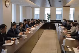 Agencia japonesa coopera por mejor eficacia de la bolsa vietnamita