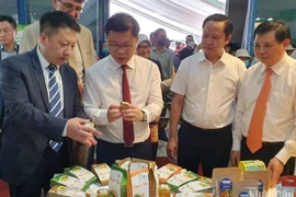 Feria en Hanoi favorece conexión comercial en sector agrícola
