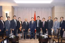 Presidente del Parlamento de Vietnam prosigue agenda de visita en Indonesia