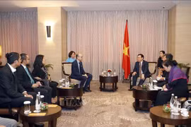 Líder parlamentario de Vietnam recibe a ejecutivos de grupos económico indonesios