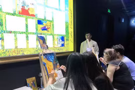 Efectúan primera exposición de arte interactivo multisensorial en Vietnam sobre Van Gogh