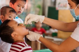 Hanoi despliega campaña de administración de suplementos de vitamina A