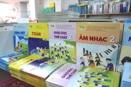Primer ministro insta a garantizar libros de texto y maestros para nuevo año escolar