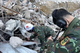 Rescatistas militares vietnamitas se unen a la búsqueda de víctimas del terremoto en Turquía