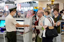 Reporta gran aumento de viajeros en Aeropuerto Internacional de Noi Bai