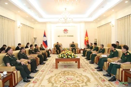 Ministro de Defensa recibe a delegación de Federación de Veteranos de Laos