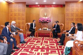Destacan contribución del cónsul honorario en Suiza al desarrollo de Vietnam