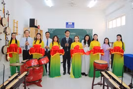 Japón dona equipos musicales a colegio vietnamita