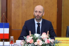 Cooperan Vietnam y Francia en modernización de administración pública