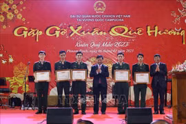 Embajada de Vietnam en Camboya organiza encuentro con connacionales en ocasión del Tet