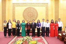 Dirigentes de Ninh Binh reciben a delegación de Federación de Mujeres Cubanas