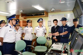 Fuerzas de guardacostas de Vietnam y Japón comparten experiencias