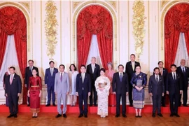 Primer ministro japonés promete promover cooperación económica con ASEAN