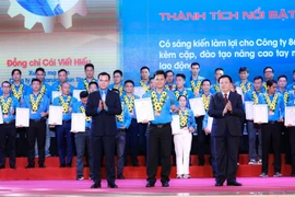 Entregan premio Nguyen Duc Canh a destacados trabajadores vietnamitas