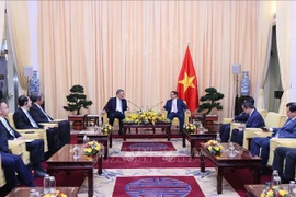 Premier vietnamita recibe al ministro de Comercio de China