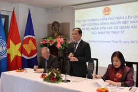 Viceprimer ministro de Vietnam se reúne con compatriotas en Suiza