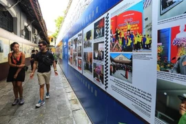 Número de turistas extranjeros a Vietnam alcanza cerca de nueve millones