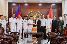 Armadas de Vietnam y Camboya fortalecen amistad