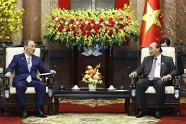 Presidente vietnamita aprecia aportes del expremier japonés a nexos binacionales