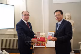 Ciudad rusa de San Petersburgo recibe nobles ordenes de Estado de Vietnam