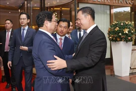 Premier camboyano concluye con éxito visita oficial a Vietnam